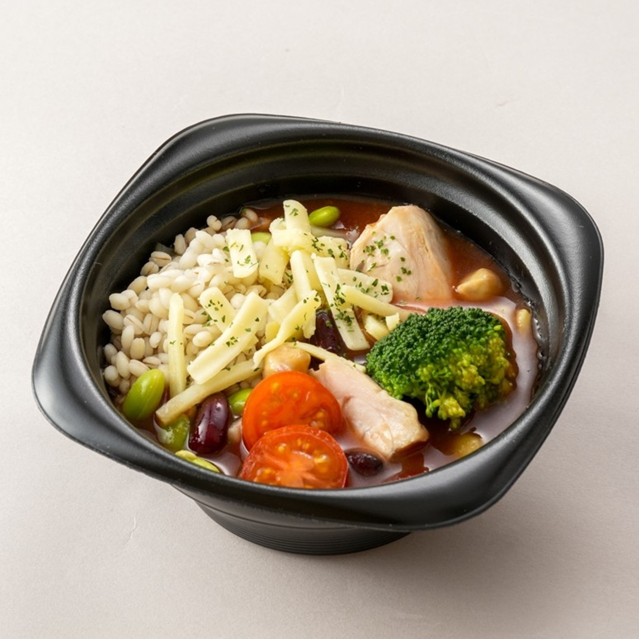 チーズ香る鶏肉とお豆のチリトマトスープ